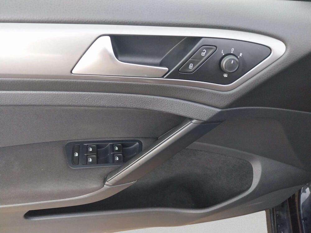 Volkswagen Golf VII  1.6 TDi  110 CV  Bluemotion