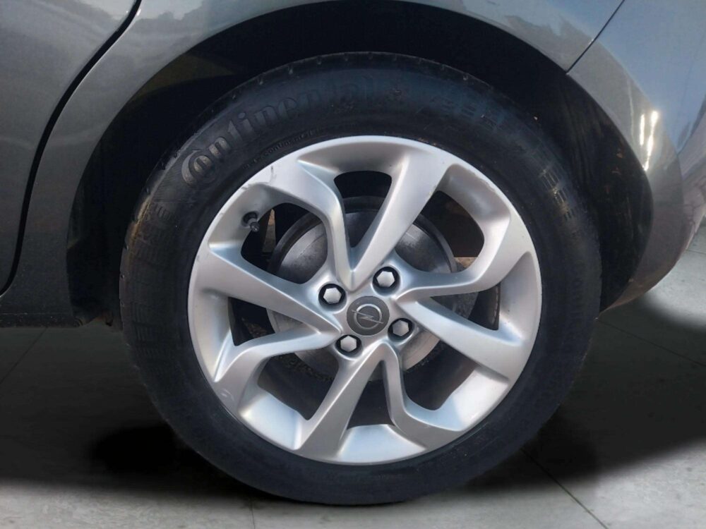 Opel Corsa 1.4  90 CV  Selective  5 P