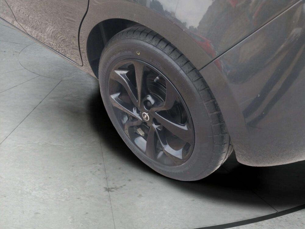 Opel Corsa 1.4i  Color Edition  90 CV  5 P