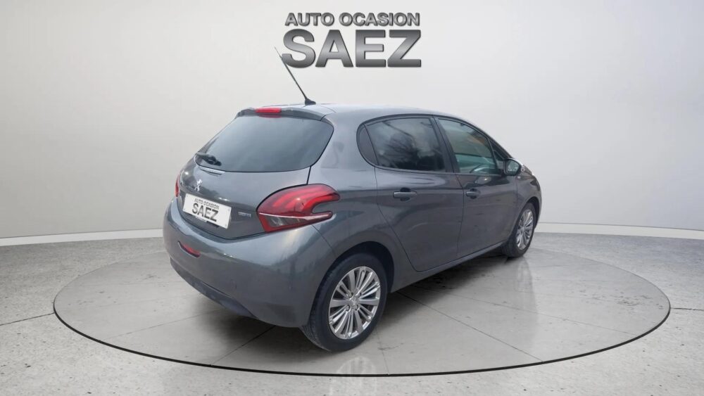Peugeot 208 1.6 HDi  BLUE  Style 100 CV