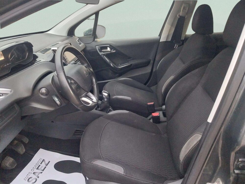 Peugeot 208 1.6 HDi  BLUE  Style 100 CV