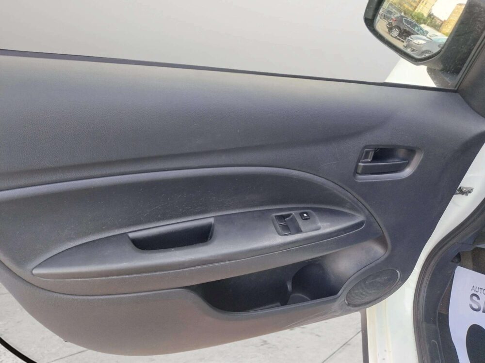 Mitsubishi Space Star  1.0  70 CV  5 P