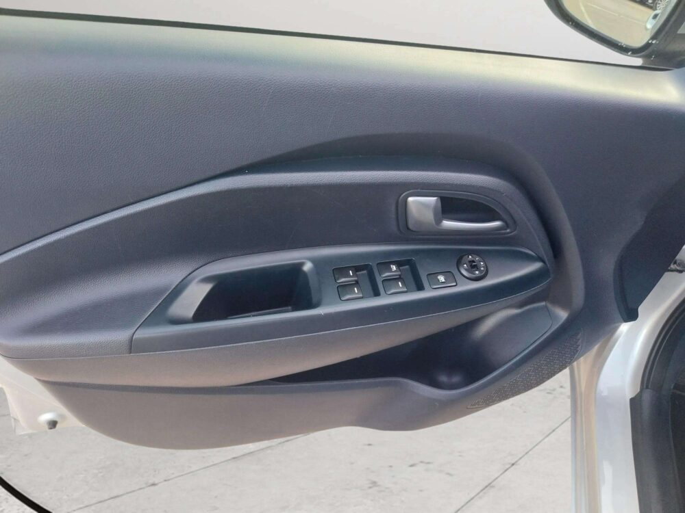 Kia Rio 1.2 CVVT Drive  84 CV