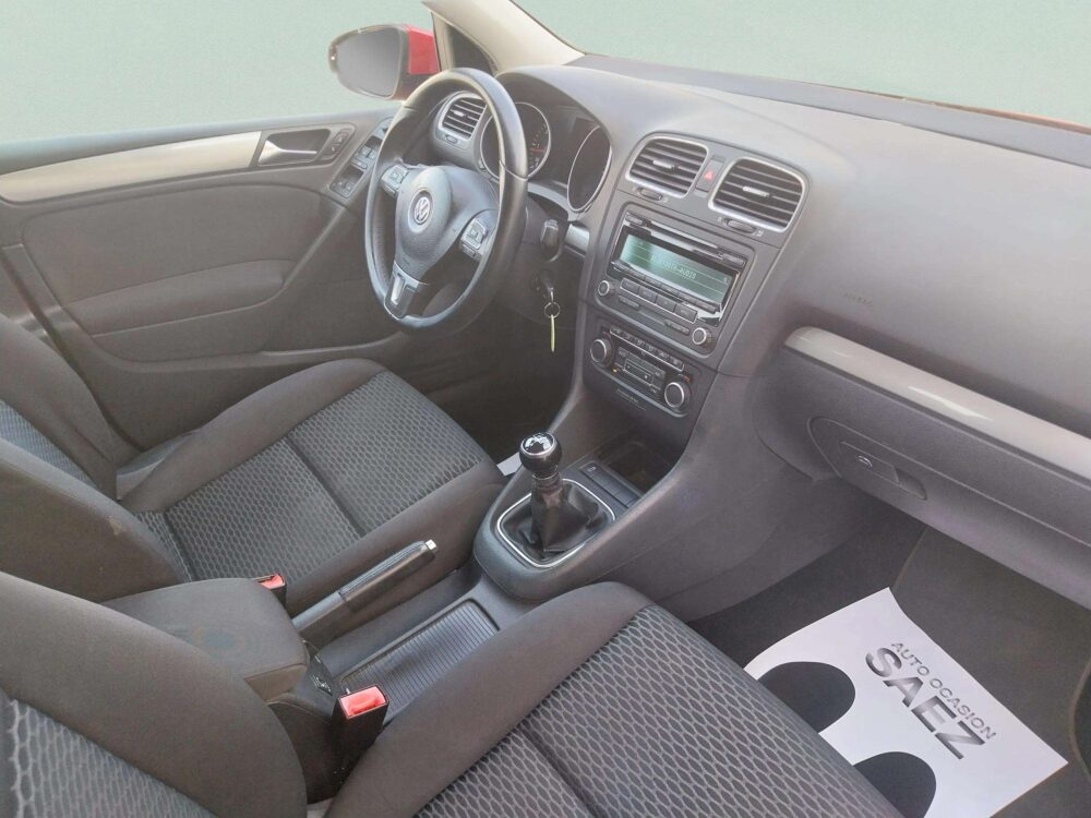 Volkswagen Golf 1.6 TDi  105 CV