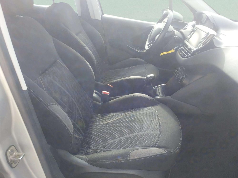 Peugeot  208 1.4 HDi  70 CV